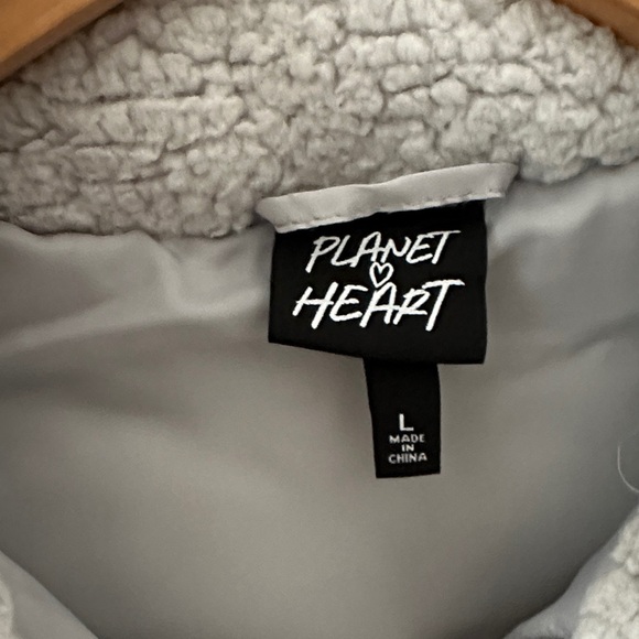 New! Planet Heart Gray Sherpa-Like Vest sz L - Picture 12 of 13